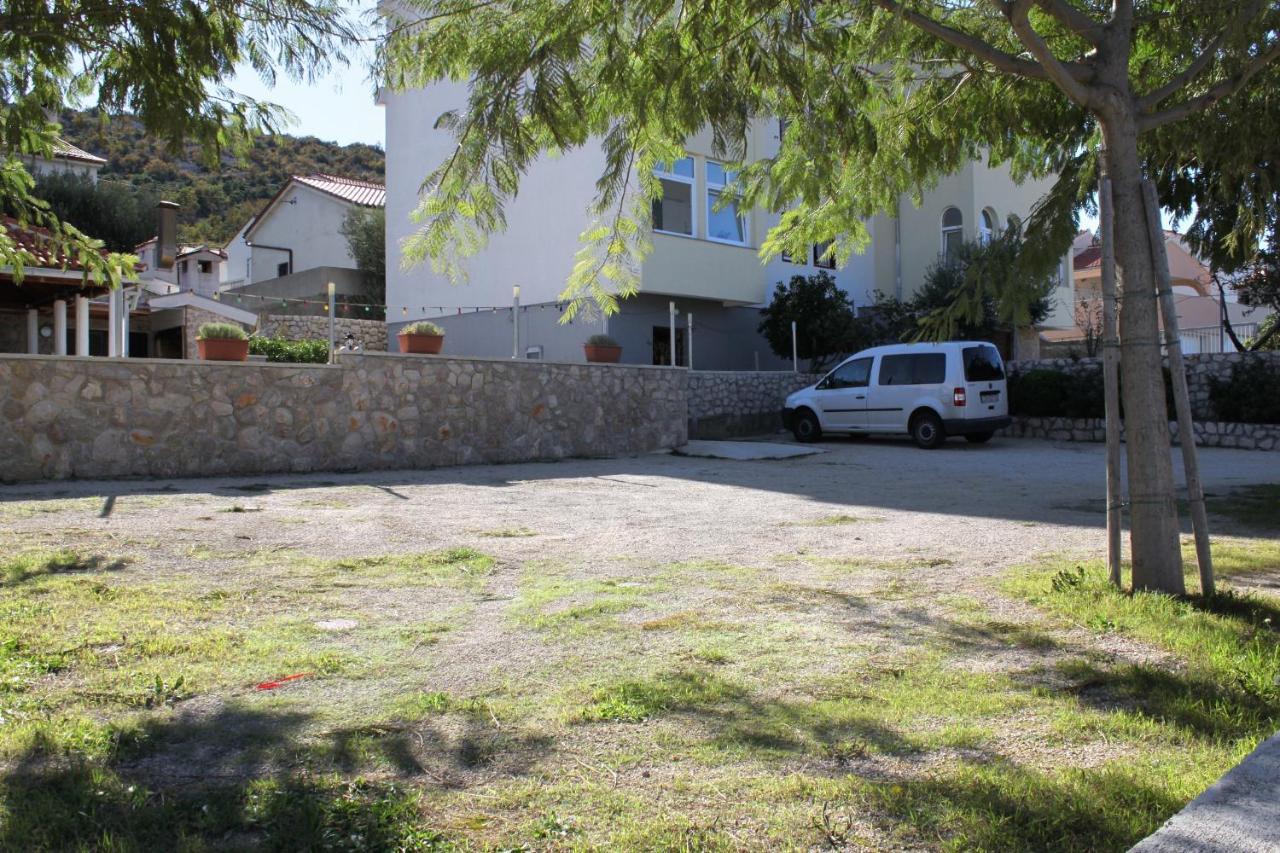 Apartments By The Sea Vinjerac, Zadar - 5811 Екстер'єр фото